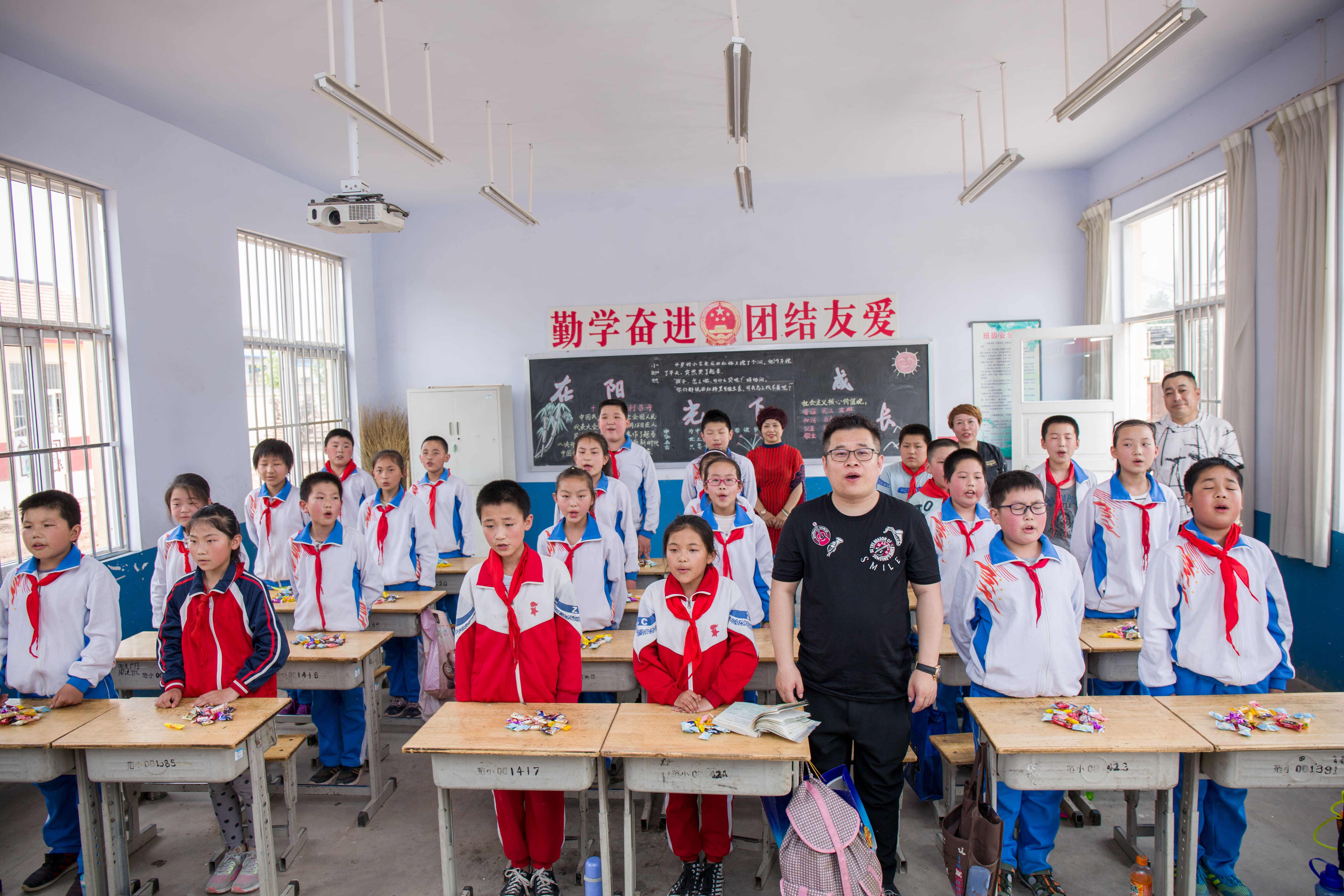 第142所 诸城市贾悦镇范家官庄江南体育(中国)官方网站鹿永波小学