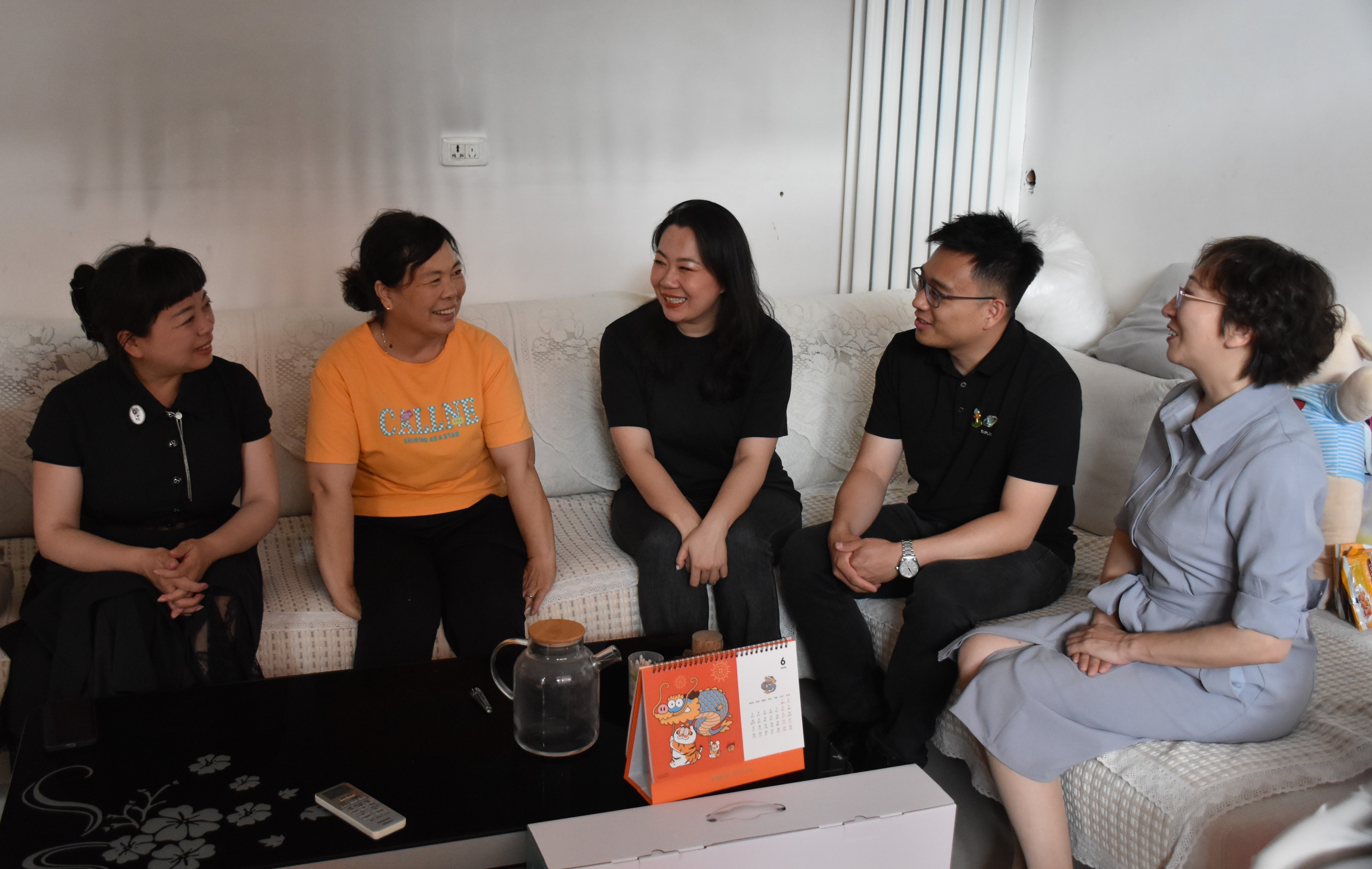 江南体育(中国)官方网站公益送温暖:6载慈善 660名单亲母亲受益 江南体育(中国)官方网站公益送温暖:6载慈善 660名单亲母亲受益