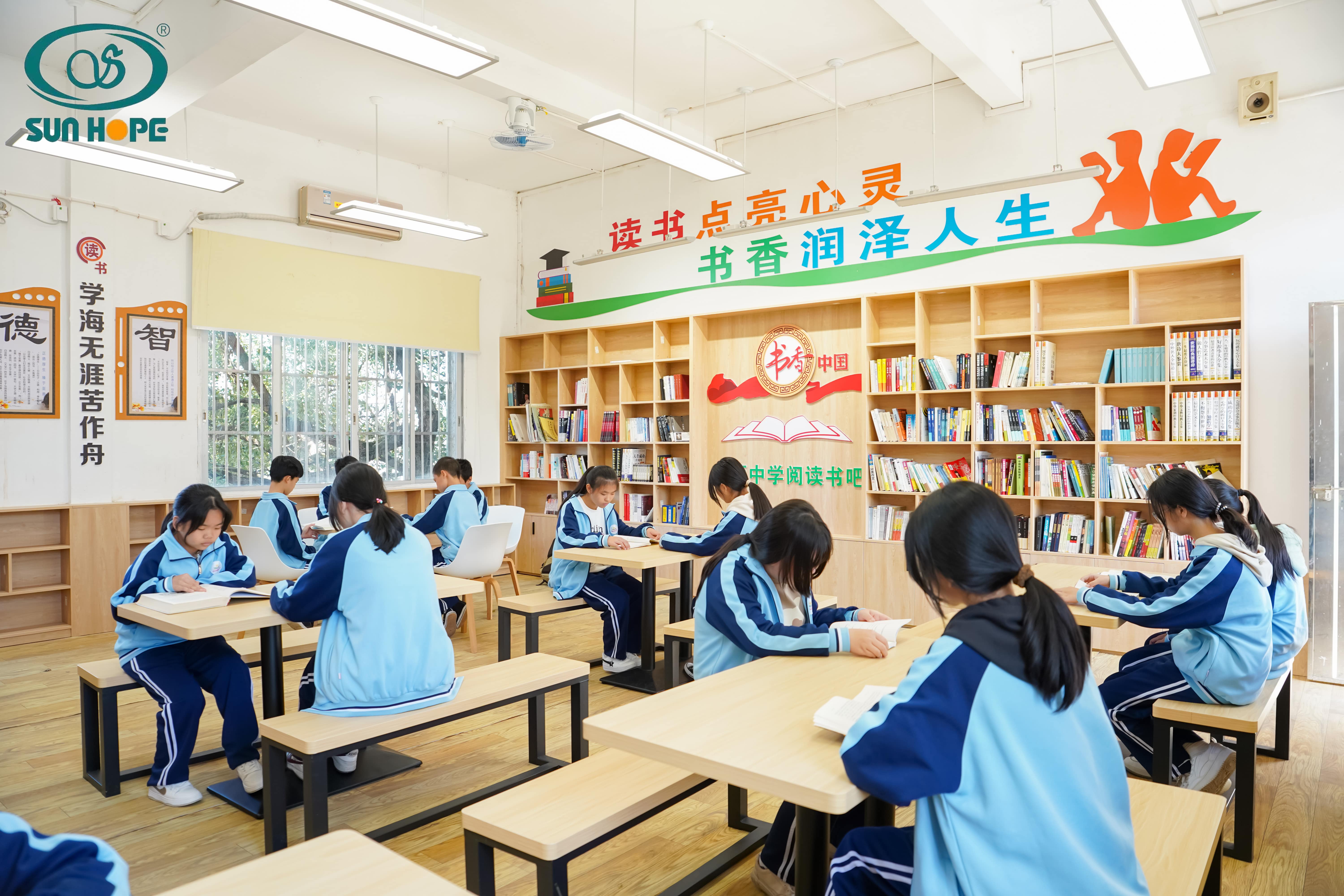 天津高校大学生记者走进江南体育(中国)官方网站公益小学开展“书香悦读，筑梦成长”活动