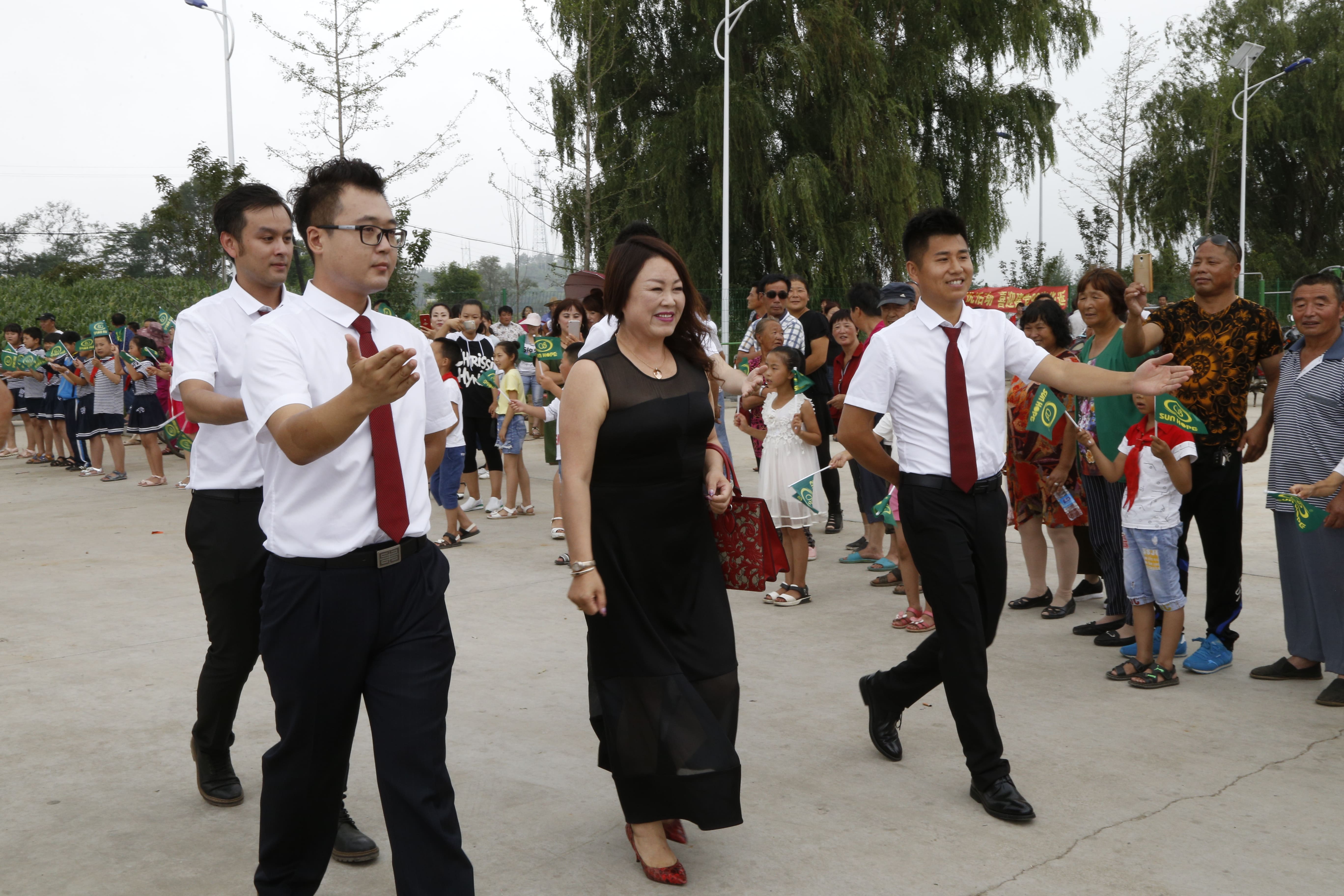 第110所 东港市椅圈镇江南体育(中国)官方网站张兰小学